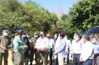 ឧត្ដមសេនីយ៍ឯក ហ៊ុន ម៉ានិតជួបពិភាក្សាការងារជាមួយ ឯកឧត្តម អ៊ុំ រាត្រី អភិបាលខេត្តបន្ទាយមានជ័យ ពាក់ព័ន្ធការគ្រប់គ្រងពលករ និងការទប់ស្កាត់ការរីករាលដាលនៃជំងឺកូវីដ-១៩ ចូលក្នុងសហគមន៍