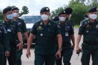 លោកឧត្តមសេនីយ៍ទោ សិទ្ធិ ឡោះ ស្នងការ នគរបាលខេត្តបន្ទាយមានជ័យ អញ្ជើញចុះត្រួតពិនិត្យ ការយកសំណាកតេស្តរកមេរោគកូវីត១៩ដល់កងកម្លាំងវរៈសេនាតូចនគរបាលការពារព្រំដែនគោកទាំងបួន!!!