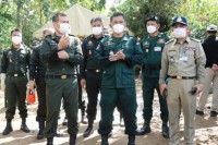 លោកឧត្តមសេនីយ៍ទោ សិទ្ធិ ឡោះ ដឹកនាំកម្លាំងចុះរៀបចំសណ្ដាប់ធ្នាប់ និង ណែនាំដល់ក្រុមយុវជនផ្ដាច់សារធាតុញៀន